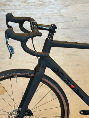 De Rosa Gravel Carbon | SRAM Rival AXS XPLR | Fulcrum Rapid Red AL | ACF 58 / BR 57,5